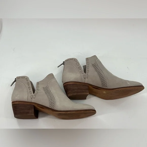 Vince Camuto Gray Suede Presita Ankle Booties Western Size 8 or 38.5